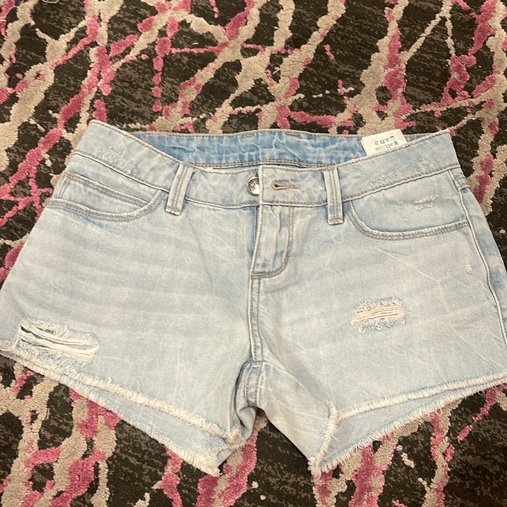 Guess slightly used shorts size 24